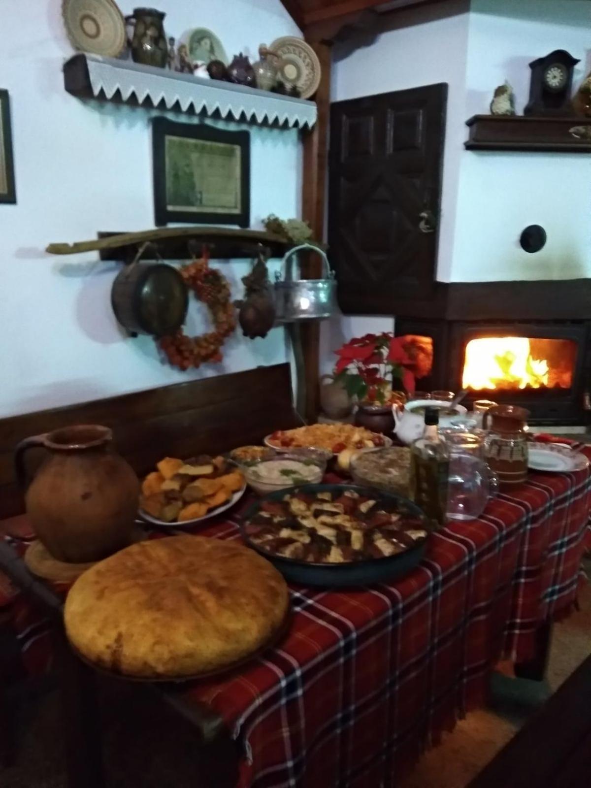 Staroto Shkolo House - Rooms For Guests Subotkovtsi Ngoại thất bức ảnh