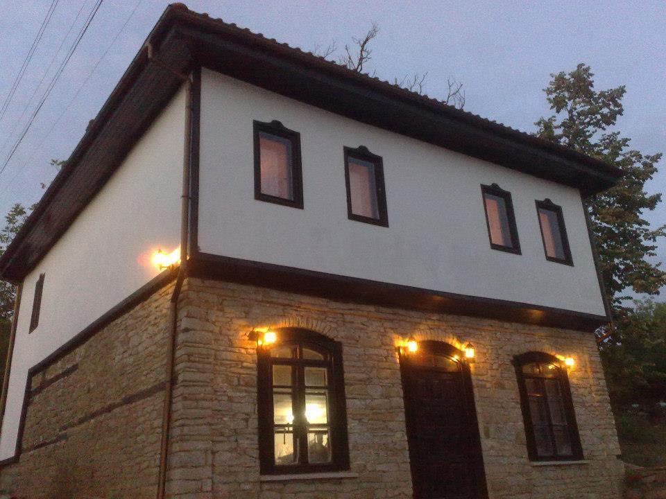 Staroto Shkolo House - Rooms For Guests Subotkovtsi Ngoại thất bức ảnh